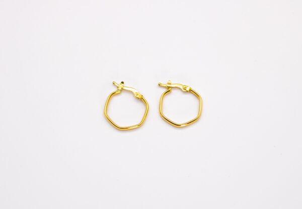 Argola Ouro 18K Hexagono Cantos Arredondados C/ Trava