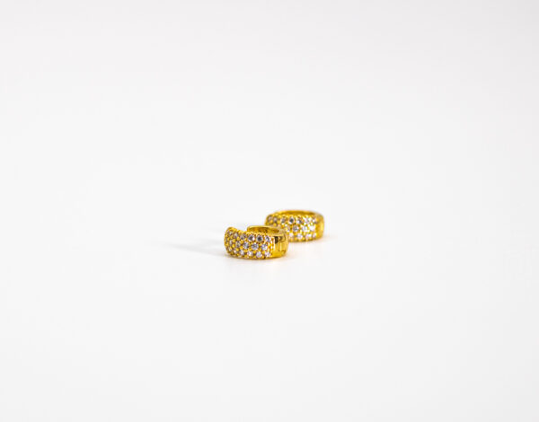 Argola Ouro 18K Redondo Pequeno C/ Zircônias