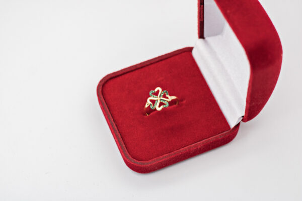 Anel Ouro 18K C/ Zircônias Verdes Trevo de 4 Folhas - Imagem 3