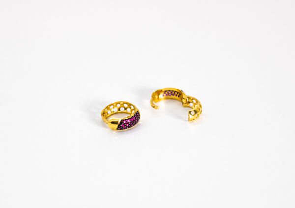 Argola Ouro 18K Redondo Pequeno C/ Zircônias Vermelhas - Imagem 2