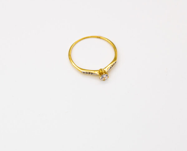 Anel Ouro 18K Solitário C/ Pedras Laterais - Imagem 3