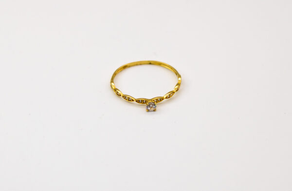 Anel Ouro 18K Solitário Ondas Laterais C/ Zircônias - Imagem 2