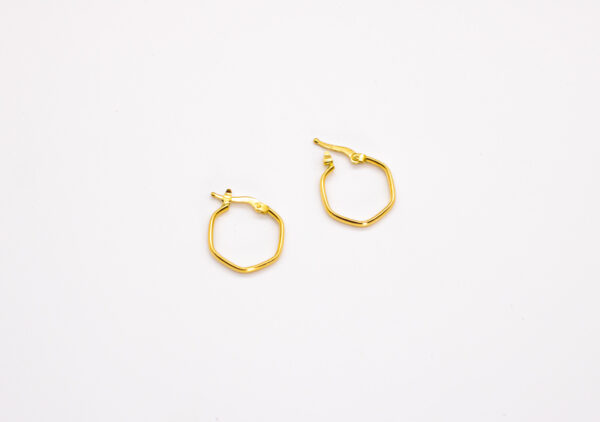 Argola Ouro 18K Hexagono Cantos Arredondados C/ Trava - Imagem 2