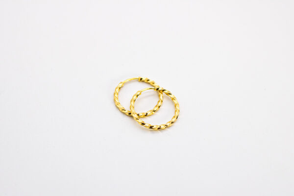 Argola Ouro 18K Redonda Texturizada Torcida